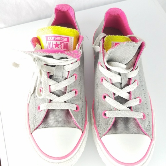 gray and pink converse